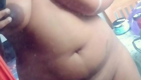 The Sri Lankan Candy baby masturbating and enjoy her body