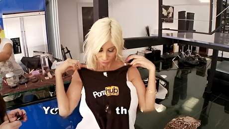 Femme fatale Puma Swede at huge cumshots dirt